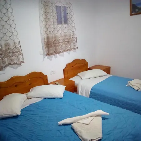 Perissa Hotel
